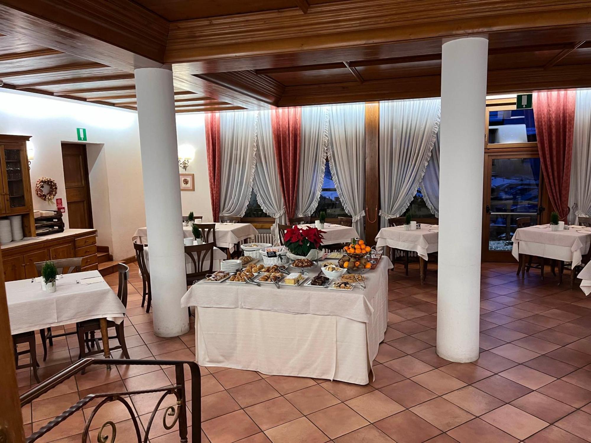 Hotel Albergo Dolomiti San Vito di Cadore Exterior photo