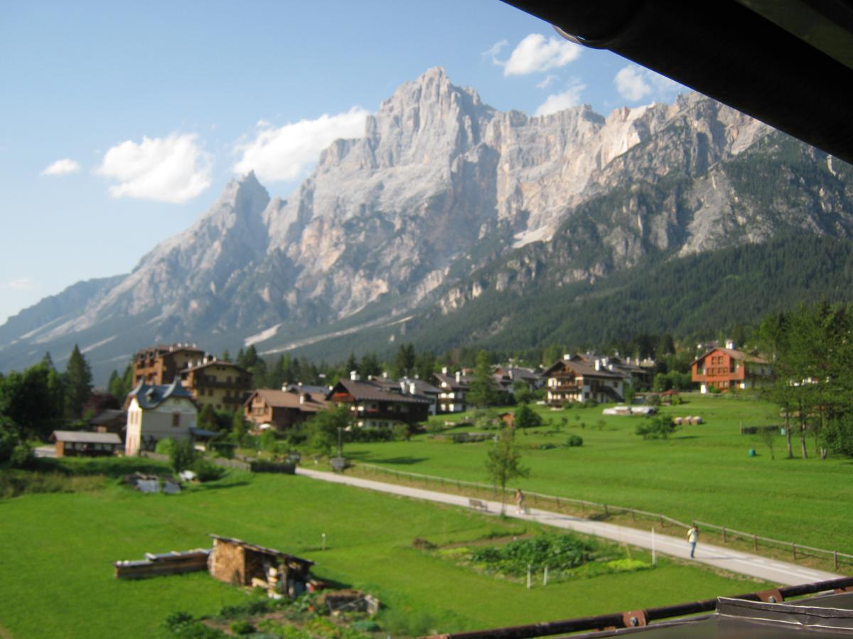 Hotel Albergo Dolomiti San Vito di Cadore Exterior photo